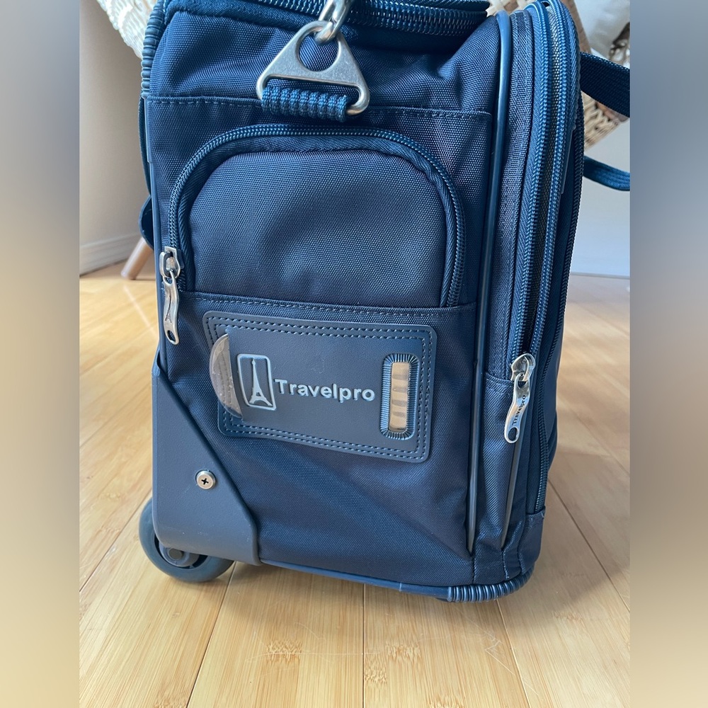 Crew4 by Travelpro Navy Blue Carry-On w/ Wheels - Picture 10 of 16